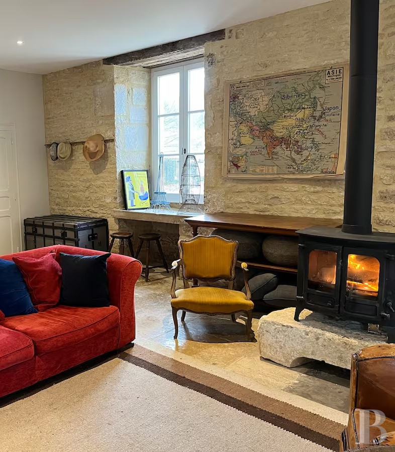 En Côte-d’Or, à l’est de Châtillon-sur-Seine, les dépendances d’un ancien château autour d’une vaste cour - photo  n°25